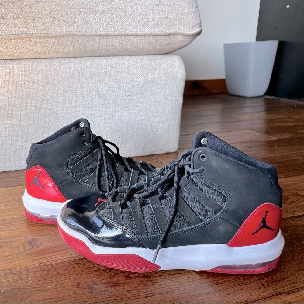 Jordan 11 max Aura size 6.